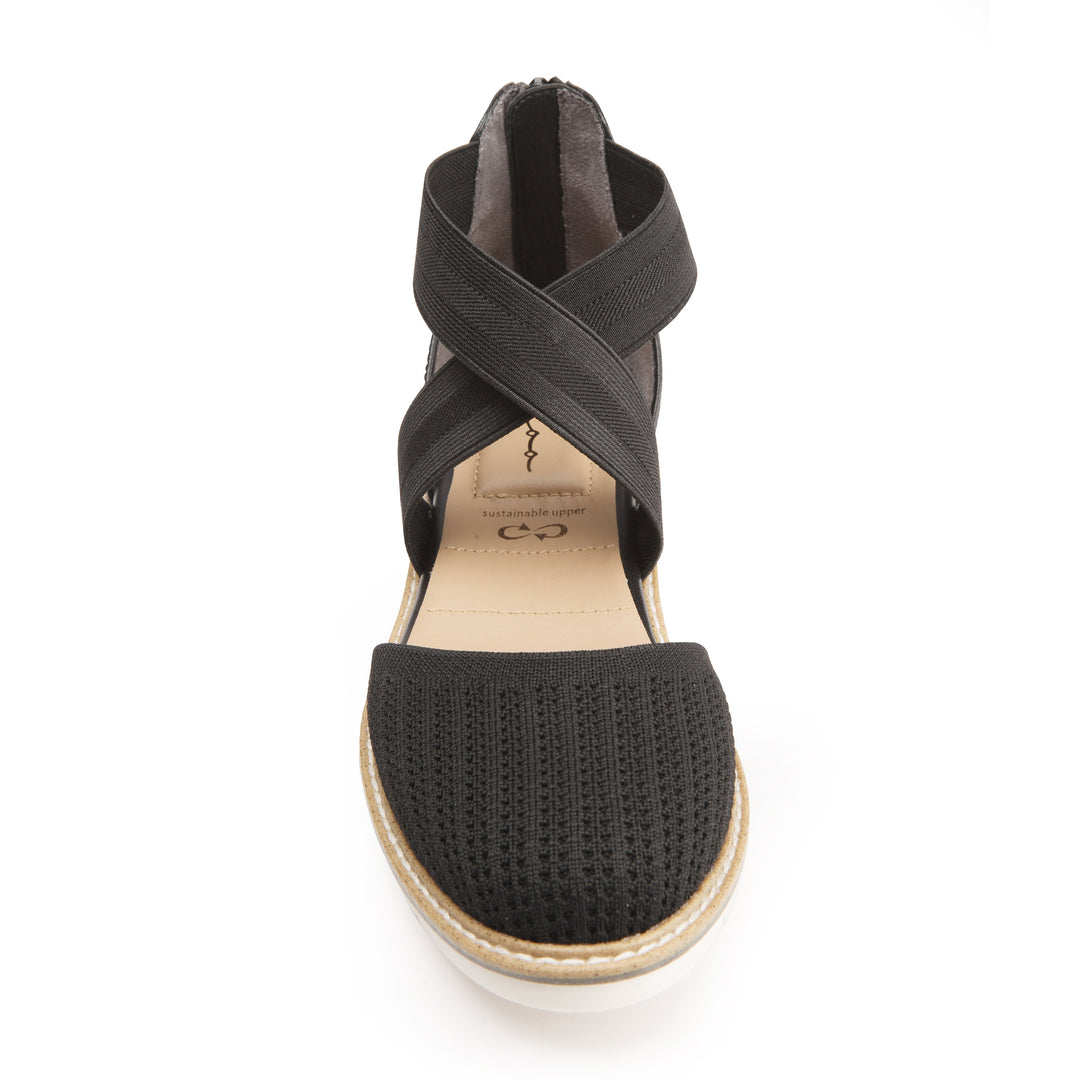 Akira Closed-Toe Sandal – Me Too Shoes