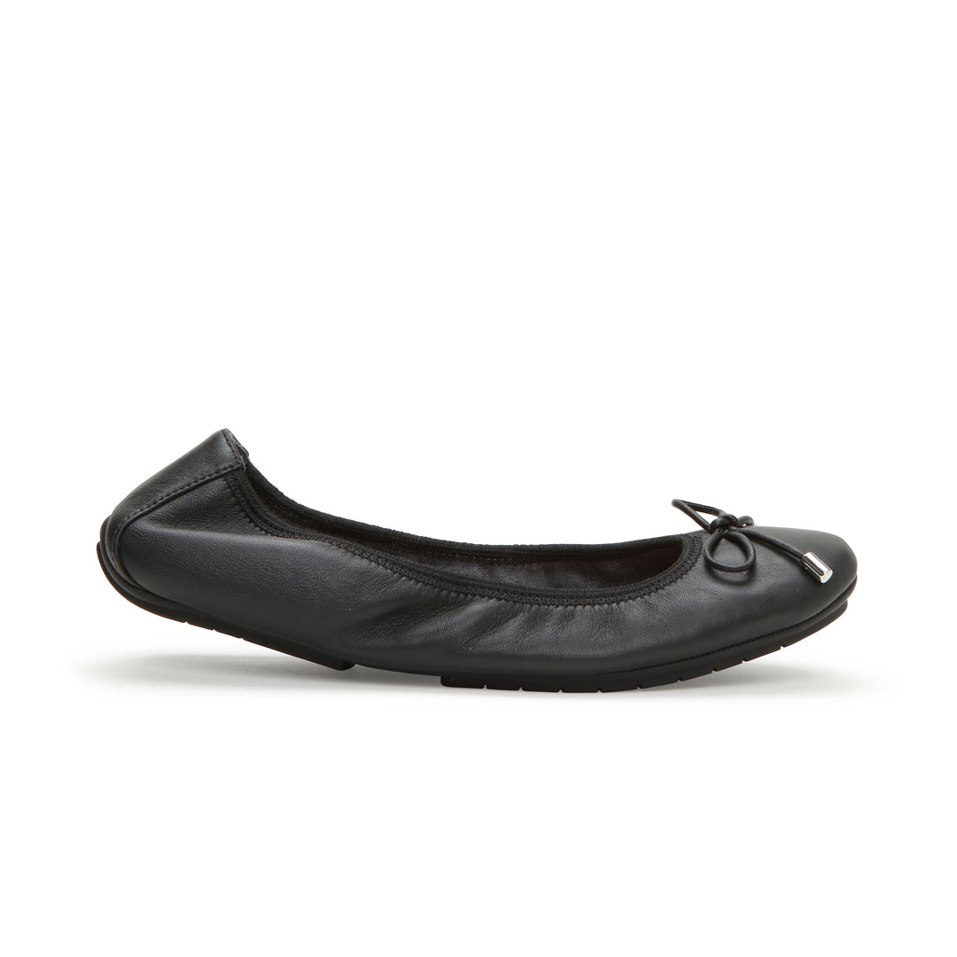 Me too halle ballet flat hot sale